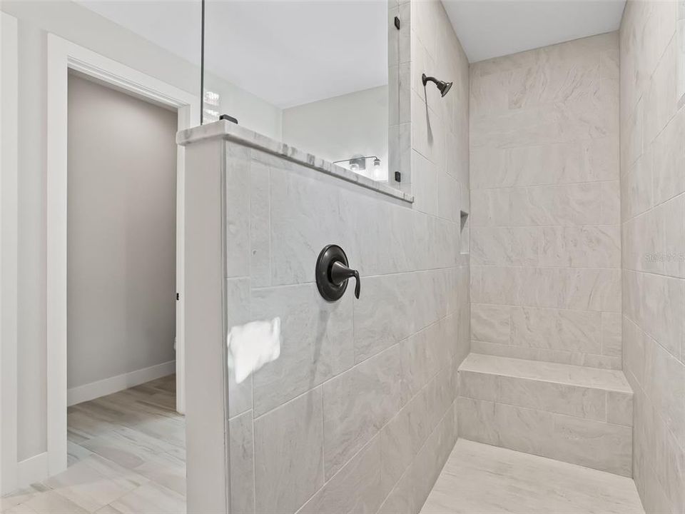 En Venta: $529,900 (3 camas, 2 baños, 2534 Pies cuadrados)