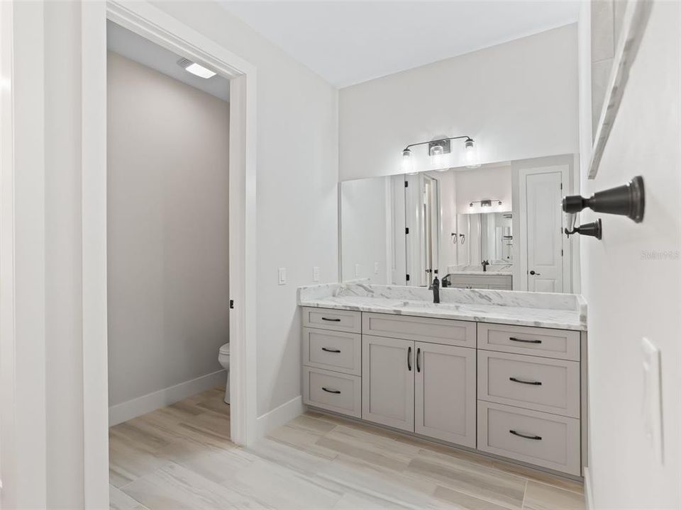 En Venta: $529,900 (3 camas, 2 baños, 2534 Pies cuadrados)