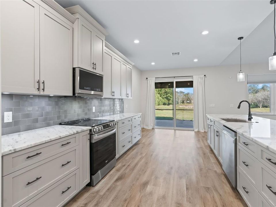 En Venta: $529,900 (3 camas, 2 baños, 2534 Pies cuadrados)