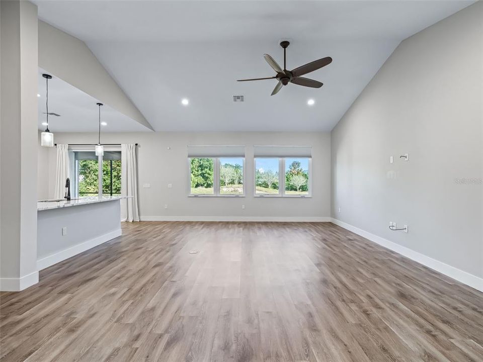 En Venta: $529,900 (3 camas, 2 baños, 2534 Pies cuadrados)