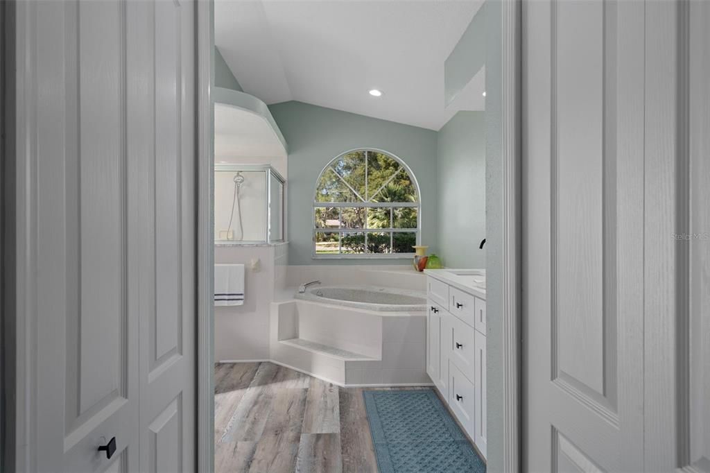 Activo con contrato: $500,000 (4 camas, 3 baños, 2369 Pies cuadrados)