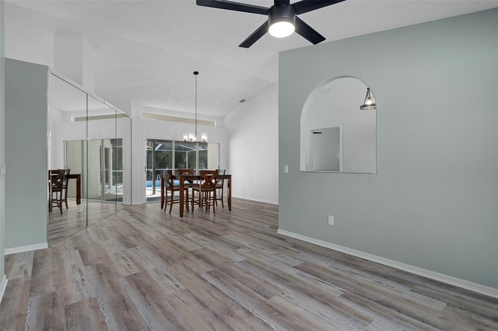 Activo con contrato: $500,000 (4 camas, 3 baños, 2369 Pies cuadrados)