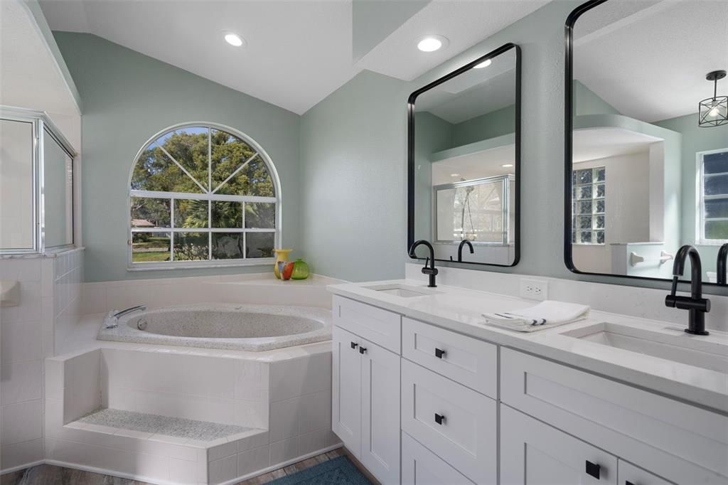 Activo con contrato: $500,000 (4 camas, 3 baños, 2369 Pies cuadrados)