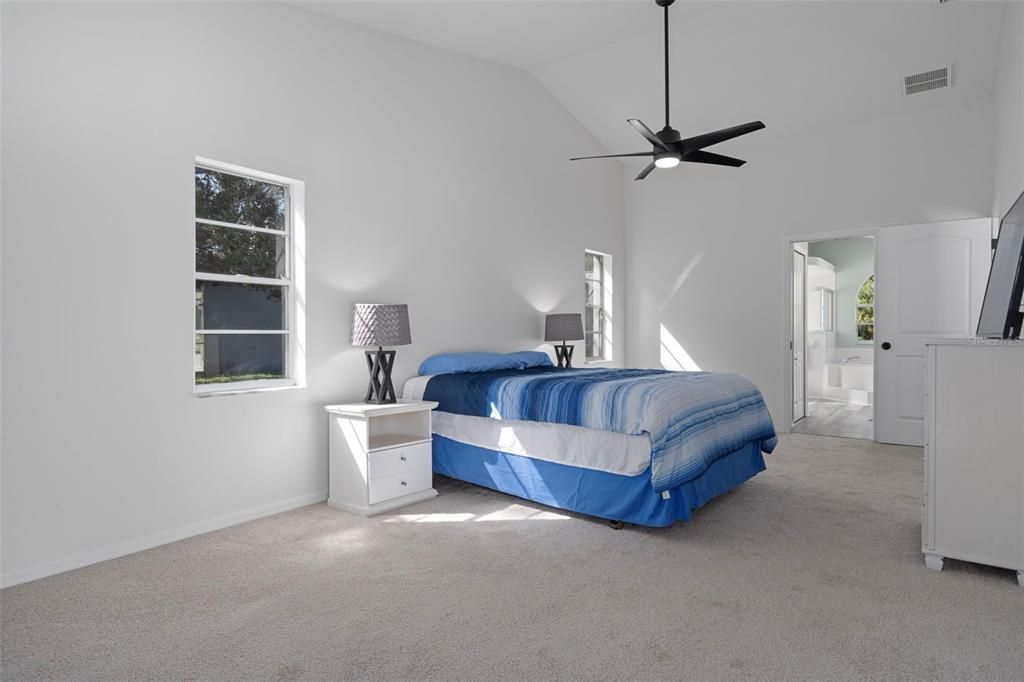 Activo con contrato: $500,000 (4 camas, 3 baños, 2369 Pies cuadrados)