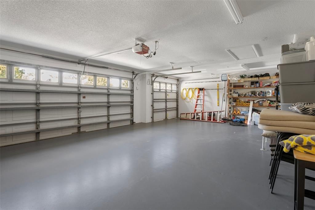 Activo con contrato: $500,000 (4 camas, 3 baños, 2369 Pies cuadrados)