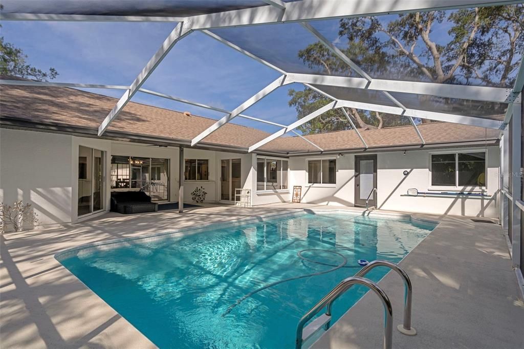 Activo con contrato: $500,000 (4 camas, 3 baños, 2369 Pies cuadrados)