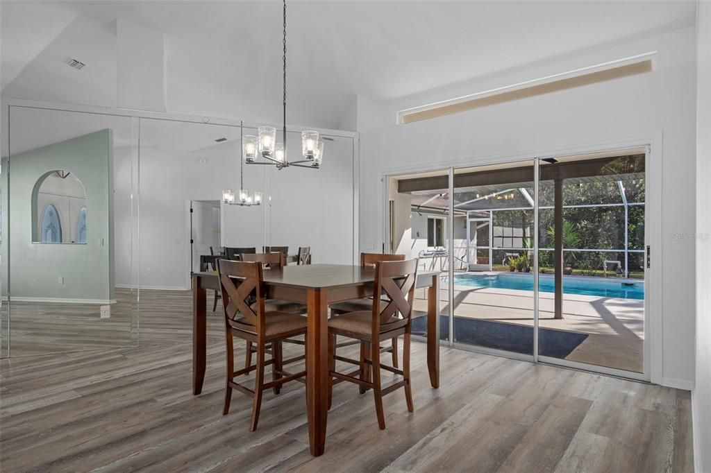 Activo con contrato: $500,000 (4 camas, 3 baños, 2369 Pies cuadrados)