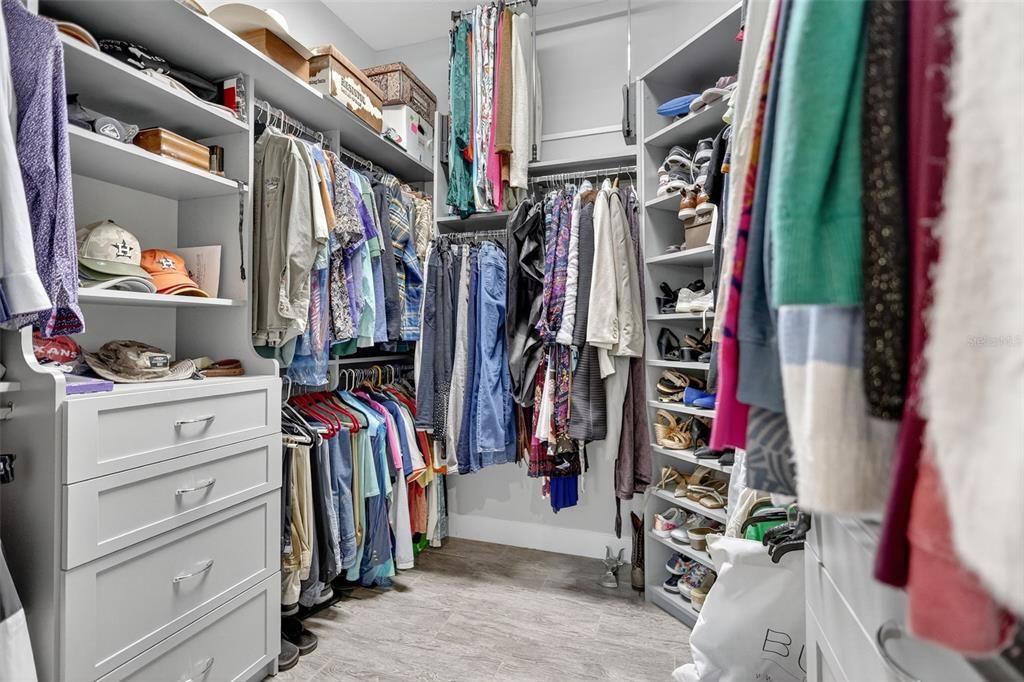 合同活跃: $949,000 (2 贝兹, 2 浴室, 2120 平方英尺)