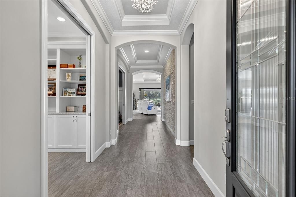 合同活跃: $949,000 (2 贝兹, 2 浴室, 2120 平方英尺)