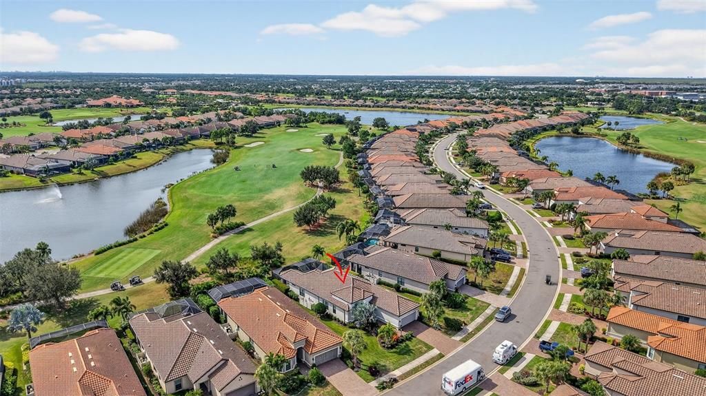 合同活跃: $949,000 (2 贝兹, 2 浴室, 2120 平方英尺)