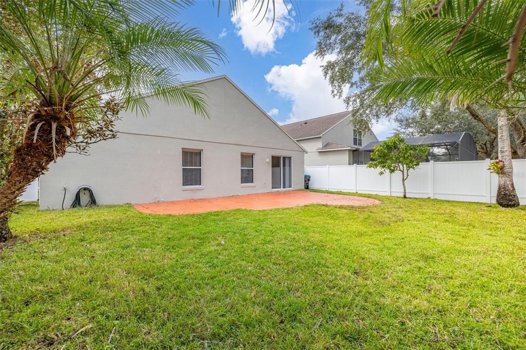 合同活跃: $425,000 (3 贝兹, 2 浴室, 1571 平方英尺)