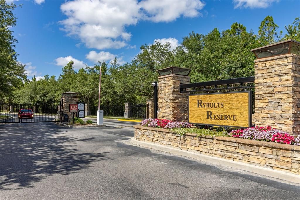 合同活跃: $425,000 (3 贝兹, 2 浴室, 1571 平方英尺)