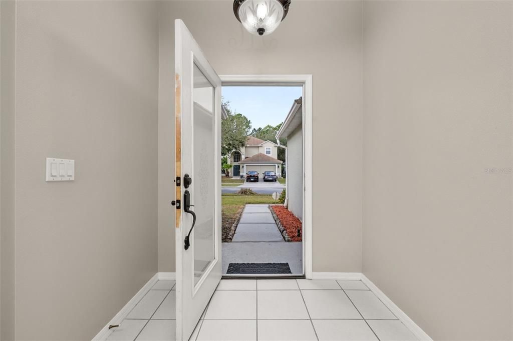 合同活跃: $425,000 (3 贝兹, 2 浴室, 1571 平方英尺)