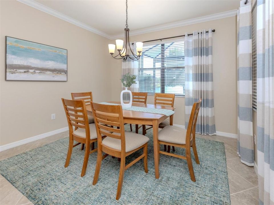 合同活跃: $449,900 (2 贝兹, 2 浴室, 1907 平方英尺)