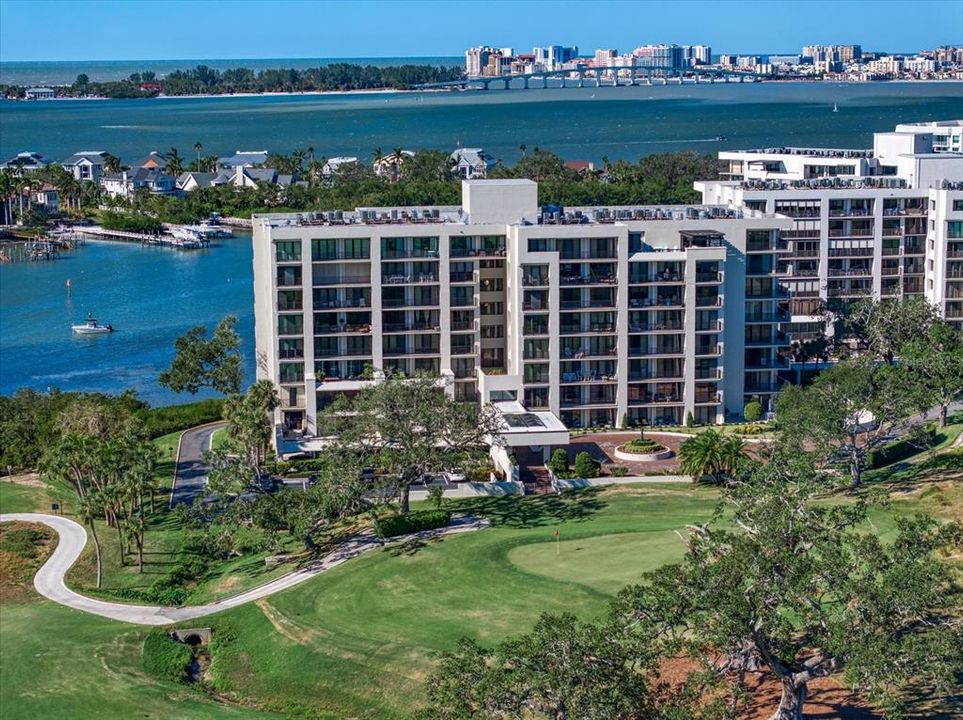 For Sale: $648,000 (2 beds, 2 baths, 1403 Square Feet)