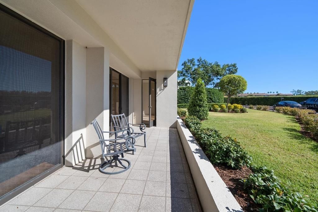 For Sale: $648,000 (2 beds, 2 baths, 1403 Square Feet)