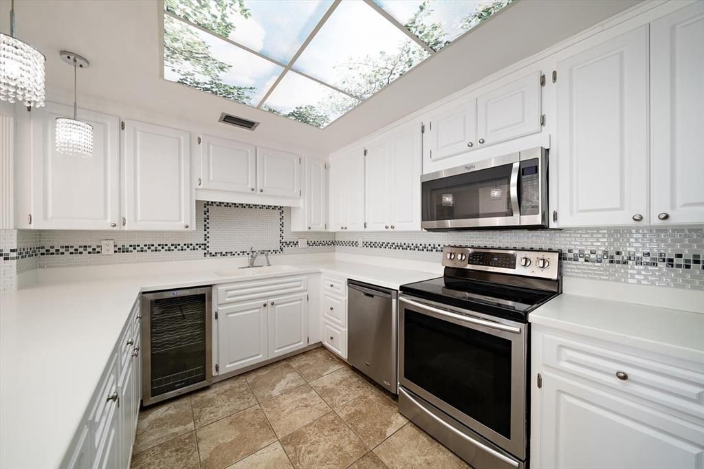 For Sale: $648,000 (2 beds, 2 baths, 1403 Square Feet)