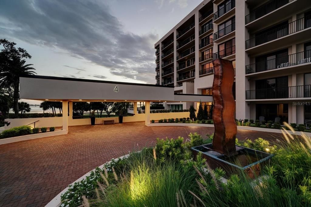 For Sale: $648,000 (2 beds, 2 baths, 1403 Square Feet)