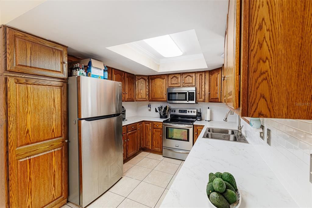 На продажу: $285,000 (3 спален, 2 ванн, 1204 Квадратных фут)