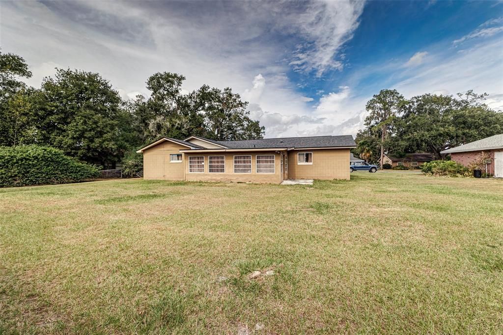 For Sale: $285,000 (3 beds, 2 baths, 1479 Square Feet)