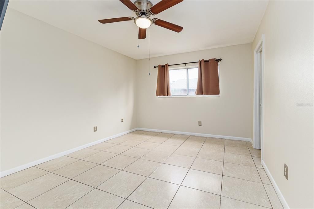 На продажу: $285,000 (3 спален, 2 ванн, 1204 Квадратных фут)