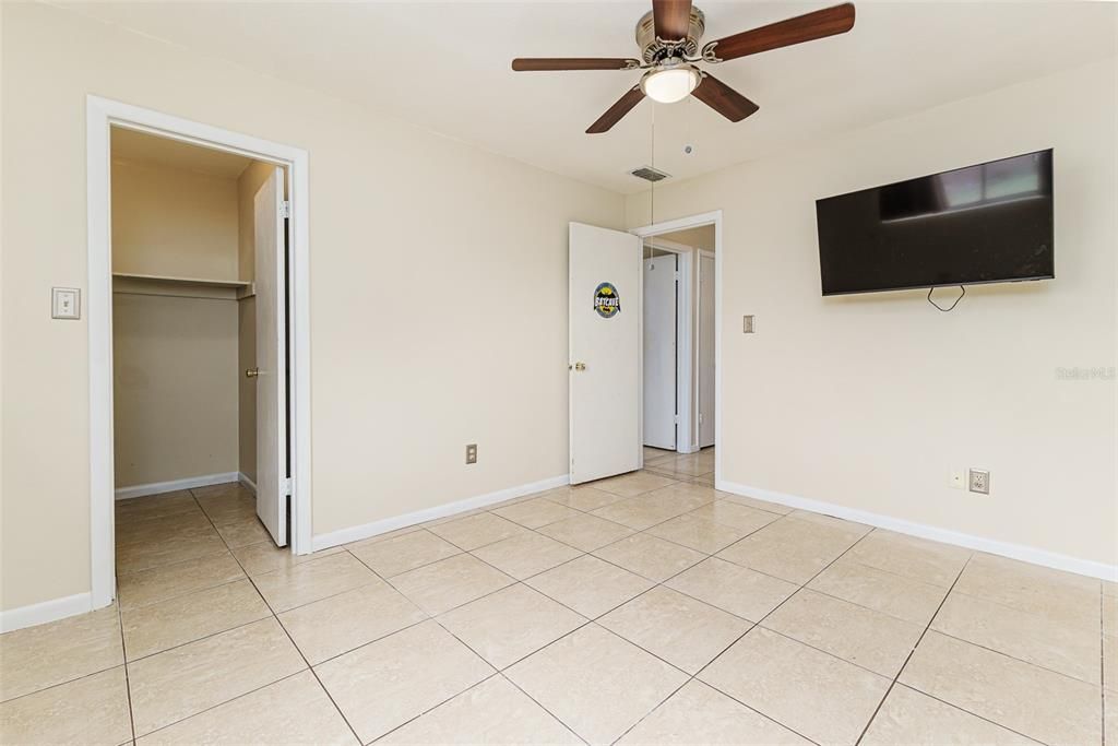 На продажу: $285,000 (3 спален, 2 ванн, 1204 Квадратных фут)