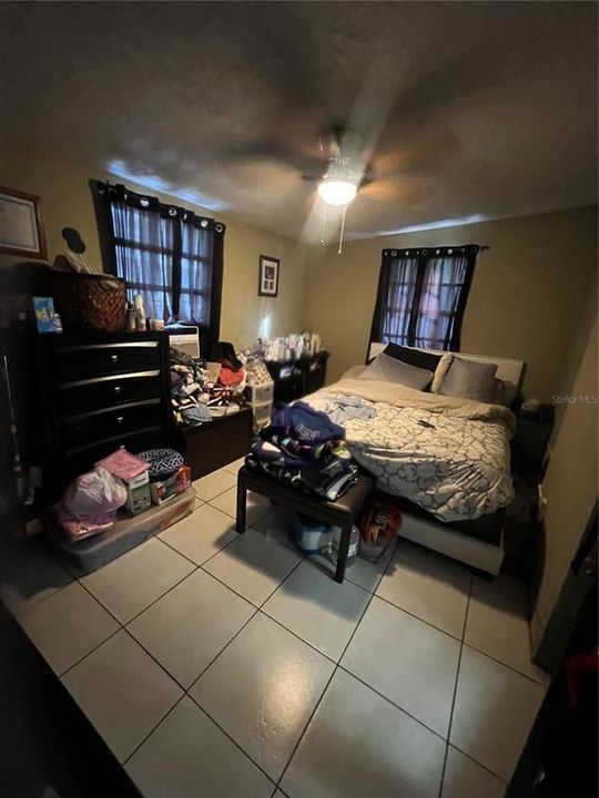 待售: $260,000 (2 贝兹, 1 浴室, 625 平方英尺)