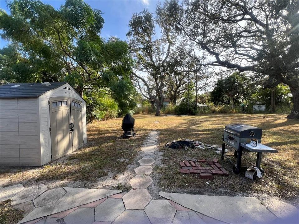 待售: $260,000 (2 贝兹, 1 浴室, 625 平方英尺)