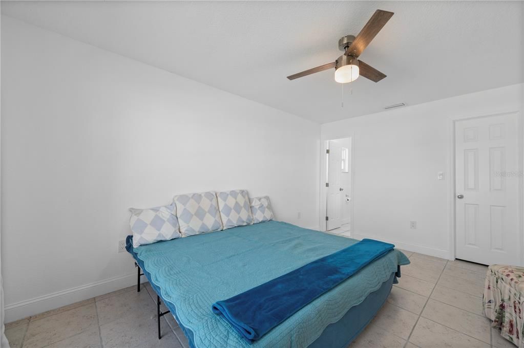 For Sale: $295,000 (2 beds, 2 baths, 1299 Square Feet)