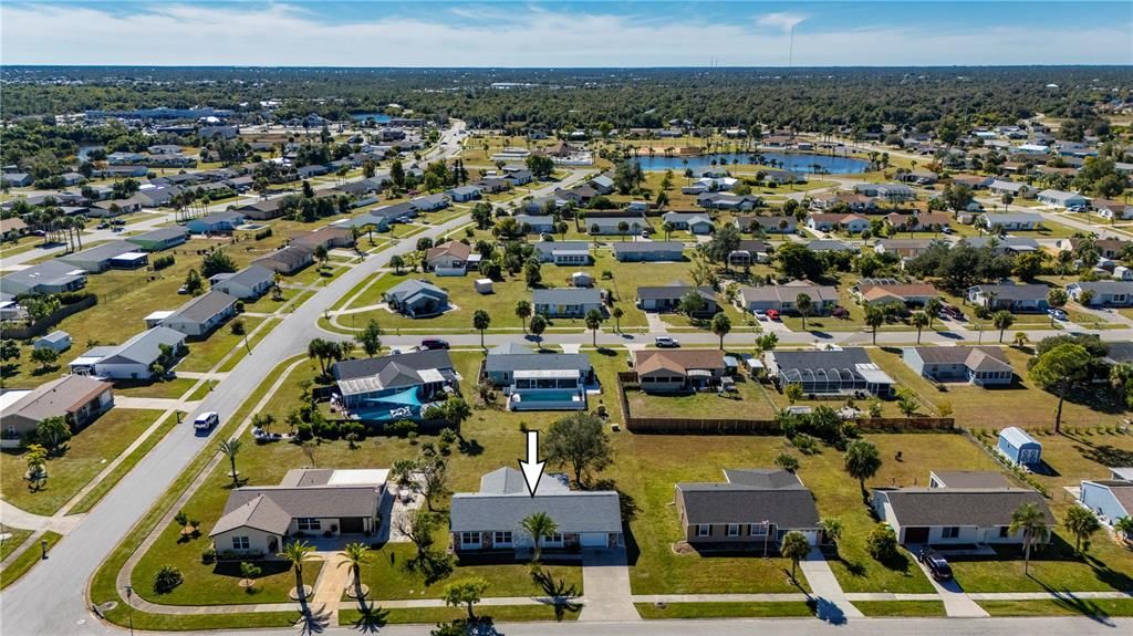 For Sale: $295,000 (2 beds, 2 baths, 1299 Square Feet)