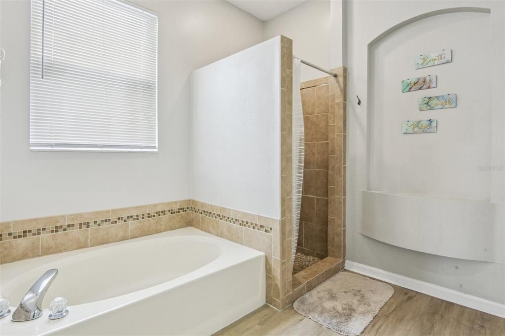 На продажу: $475,000 (4 спален, 2 ванн, 2420 Квадратных фут)