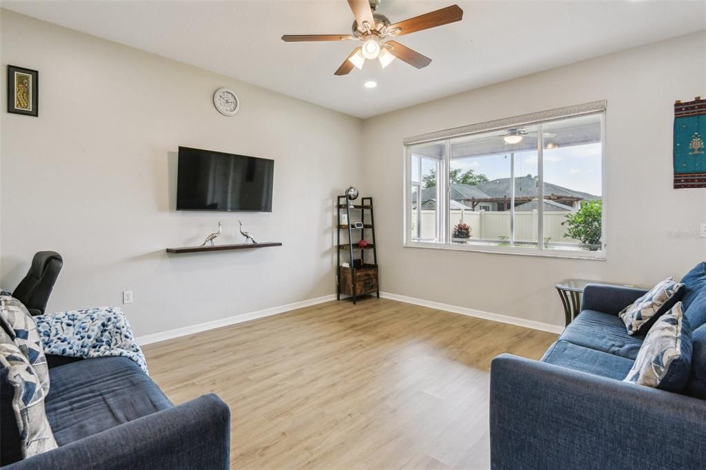 На продажу: $475,000 (4 спален, 2 ванн, 2420 Квадратных фут)