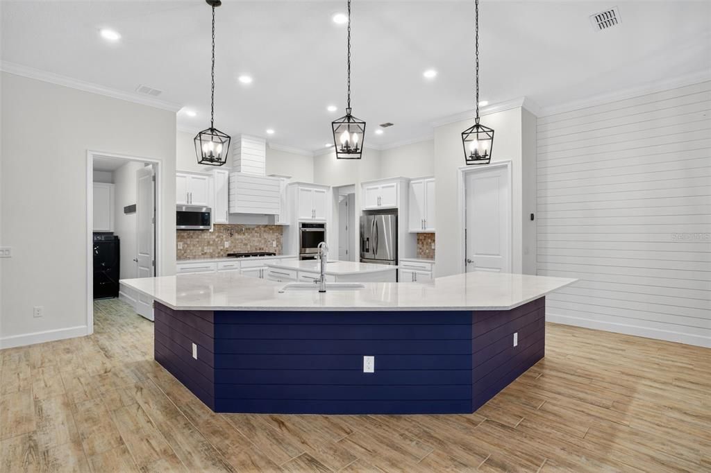 待售: $1,300,000 (4 贝兹, 3 浴室, 3225 平方英尺)