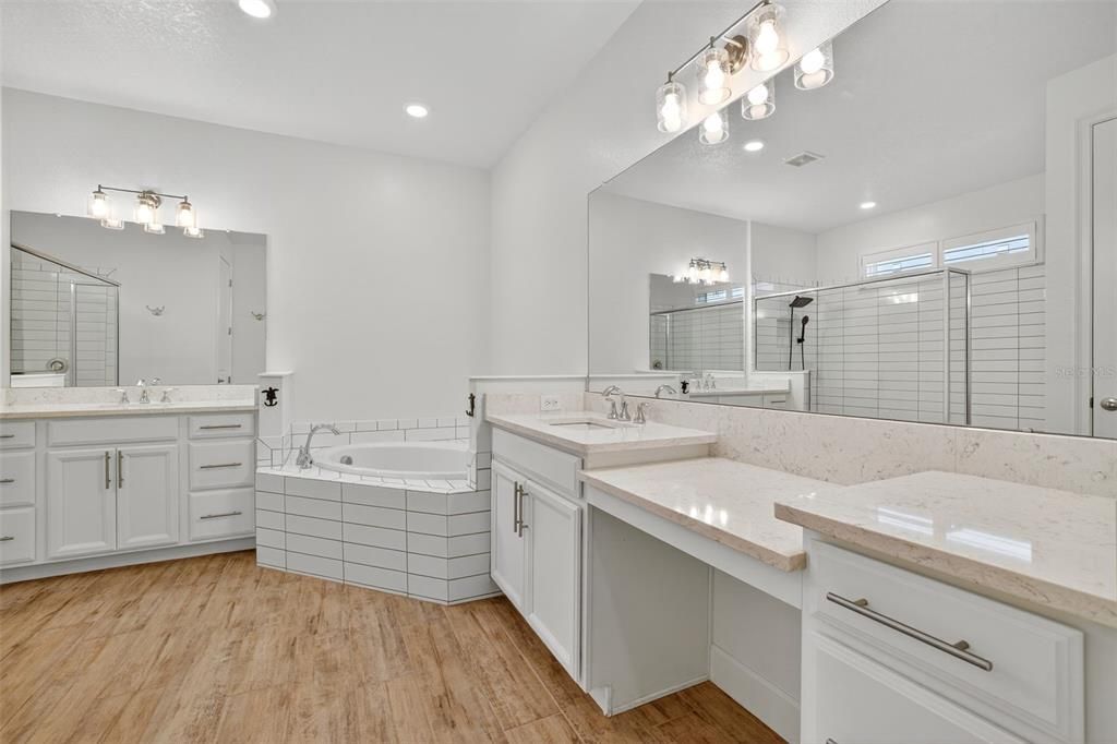 待售: $1,300,000 (4 贝兹, 3 浴室, 3225 平方英尺)