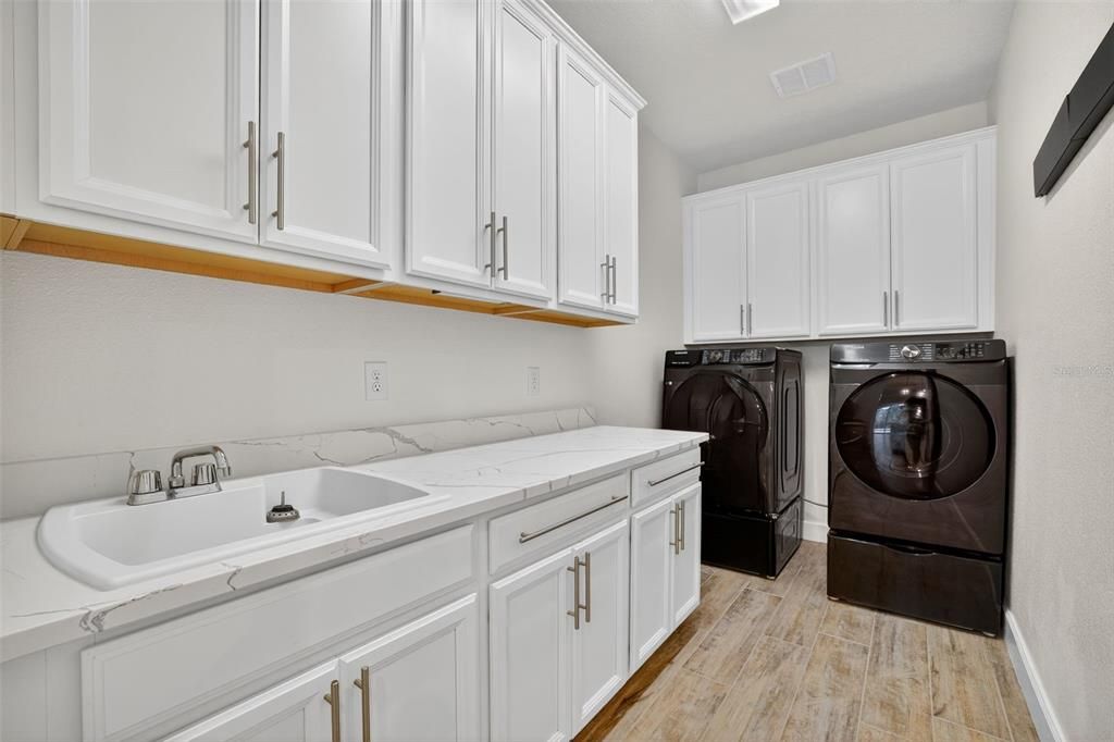 待售: $1,300,000 (4 贝兹, 3 浴室, 3225 平方英尺)