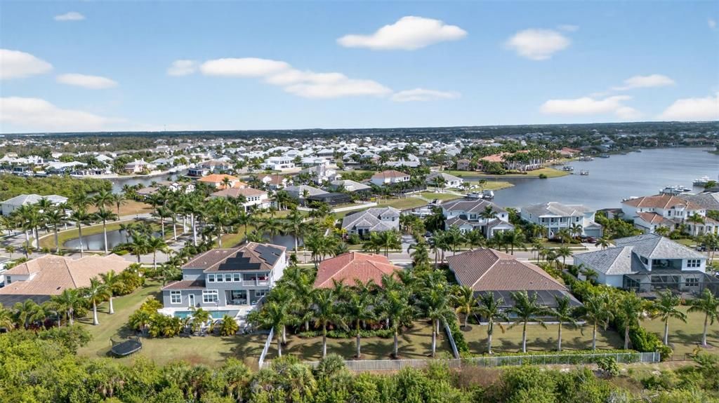 待售: $1,300,000 (4 贝兹, 3 浴室, 3225 平方英尺)