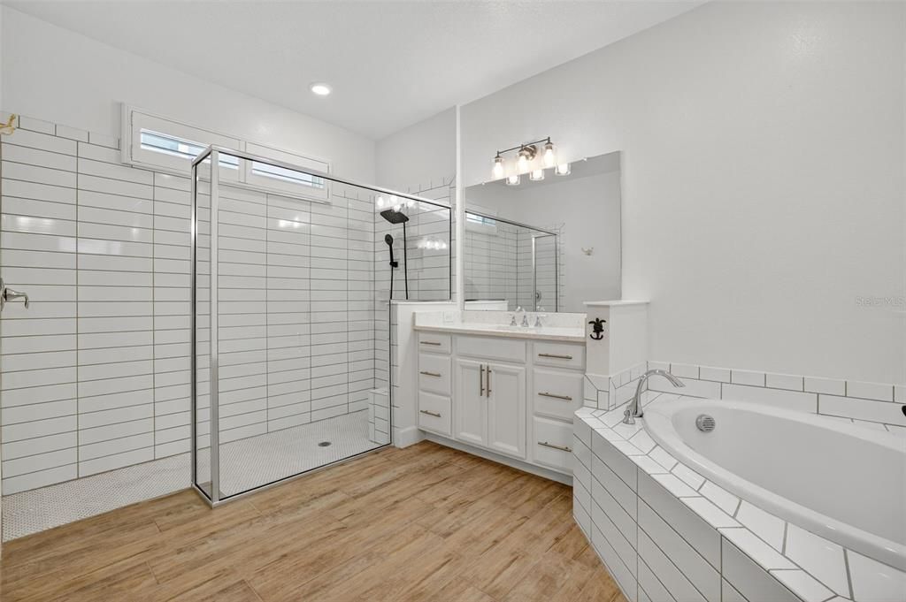 待售: $1,300,000 (4 贝兹, 3 浴室, 3225 平方英尺)