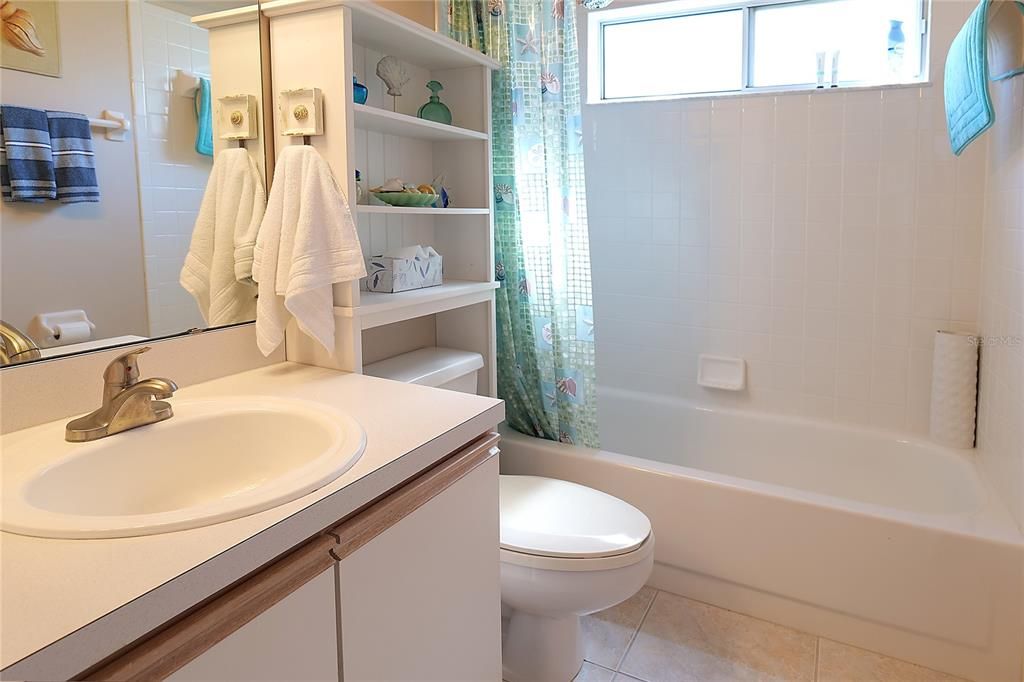 На продажу: $275,000 (2 спален, 2 ванн, 1433 Квадратных фут)