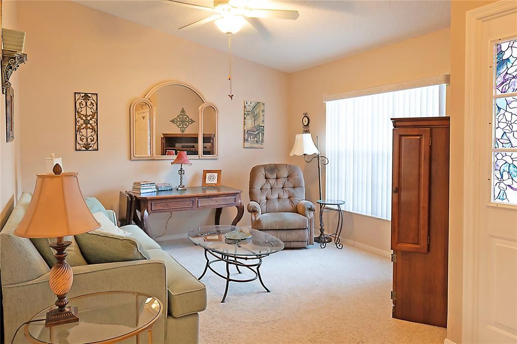 На продажу: $275,000 (2 спален, 2 ванн, 1433 Квадратных фут)