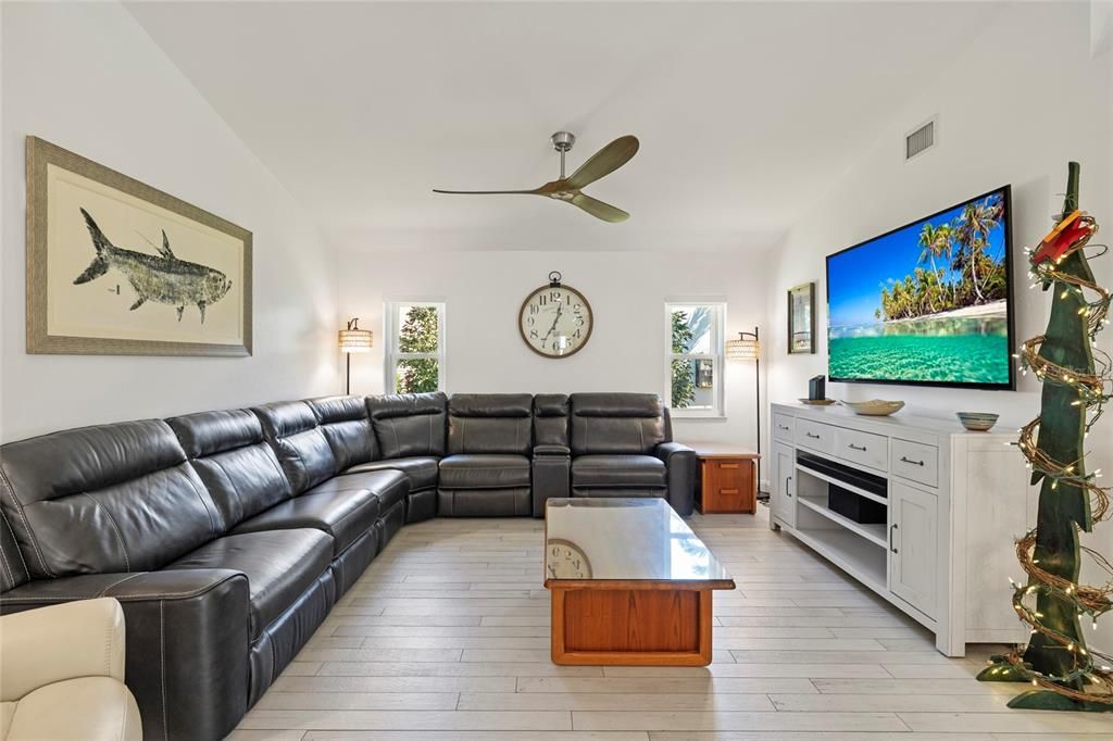 For Sale: $625,000 (3 beds, 2 baths, 2202 Square Feet)