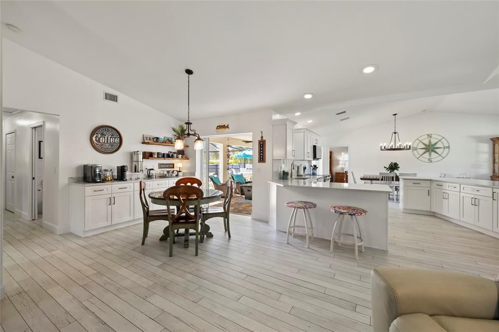 For Sale: $625,000 (3 beds, 2 baths, 2202 Square Feet)