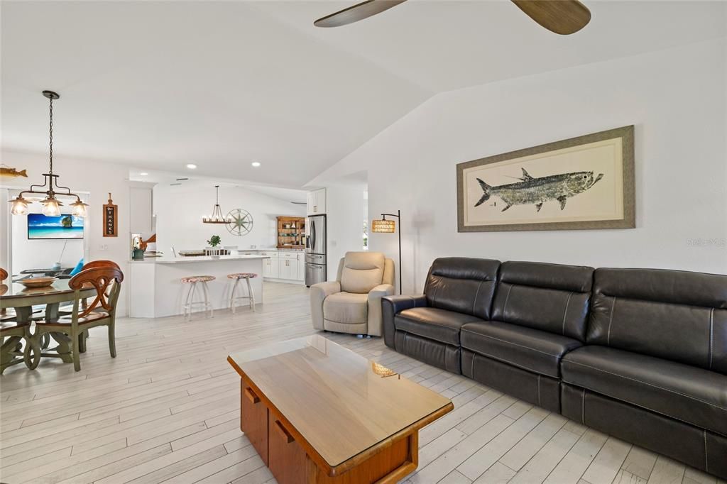 For Sale: $625,000 (3 beds, 2 baths, 2202 Square Feet)