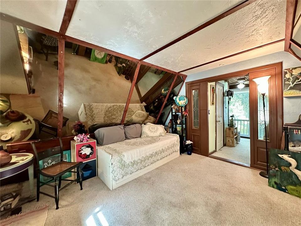 На продажу: $250,000 (2 спален, 1 ванн, 1256 Квадратных фут)