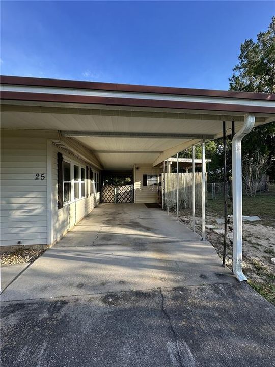 合同活跃: $124,900 (3 贝兹, 2 浴室, 1338 平方英尺)