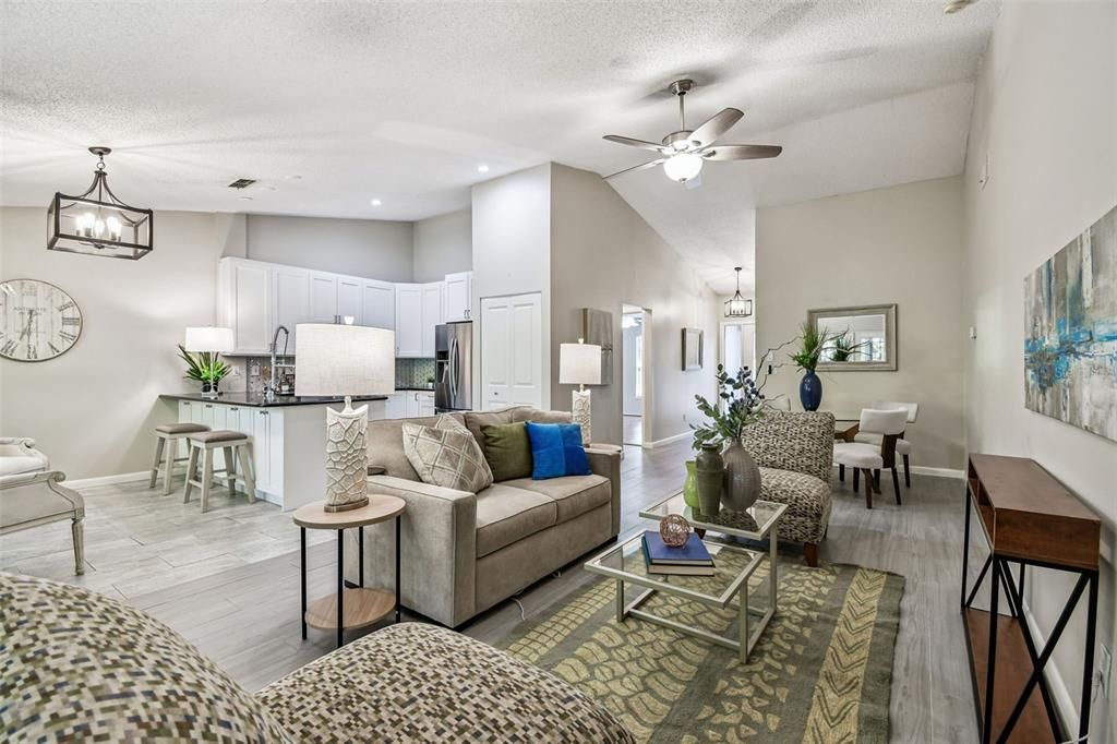 Active With Contract: $359,900 (2 beds, 2 baths, 1099 Square Feet)