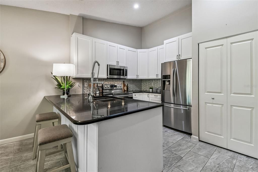 Active With Contract: $359,900 (2 beds, 2 baths, 1099 Square Feet)