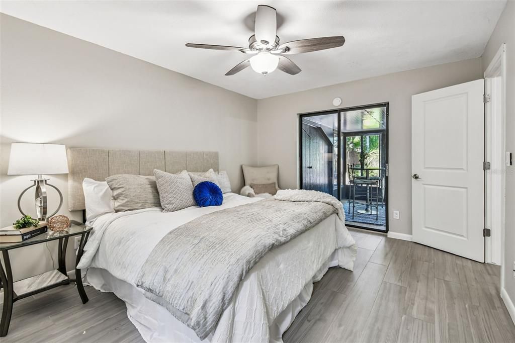 Active With Contract: $359,900 (2 beds, 2 baths, 1099 Square Feet)