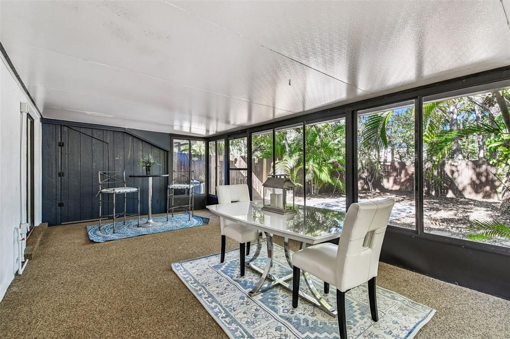 Active With Contract: $359,900 (2 beds, 2 baths, 1099 Square Feet)