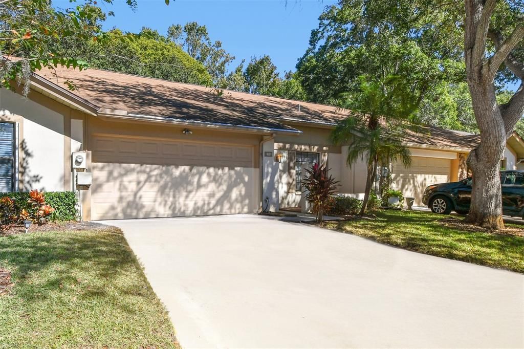 Active With Contract: $359,900 (2 beds, 2 baths, 1099 Square Feet)