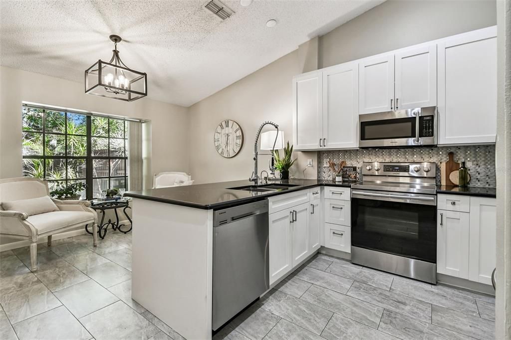 Active With Contract: $359,900 (2 beds, 2 baths, 1099 Square Feet)